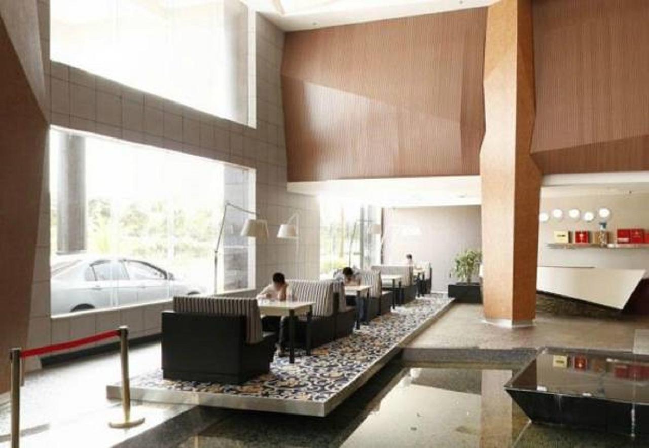 Xilaifeng Hotel 南寧 エクステリア 写真