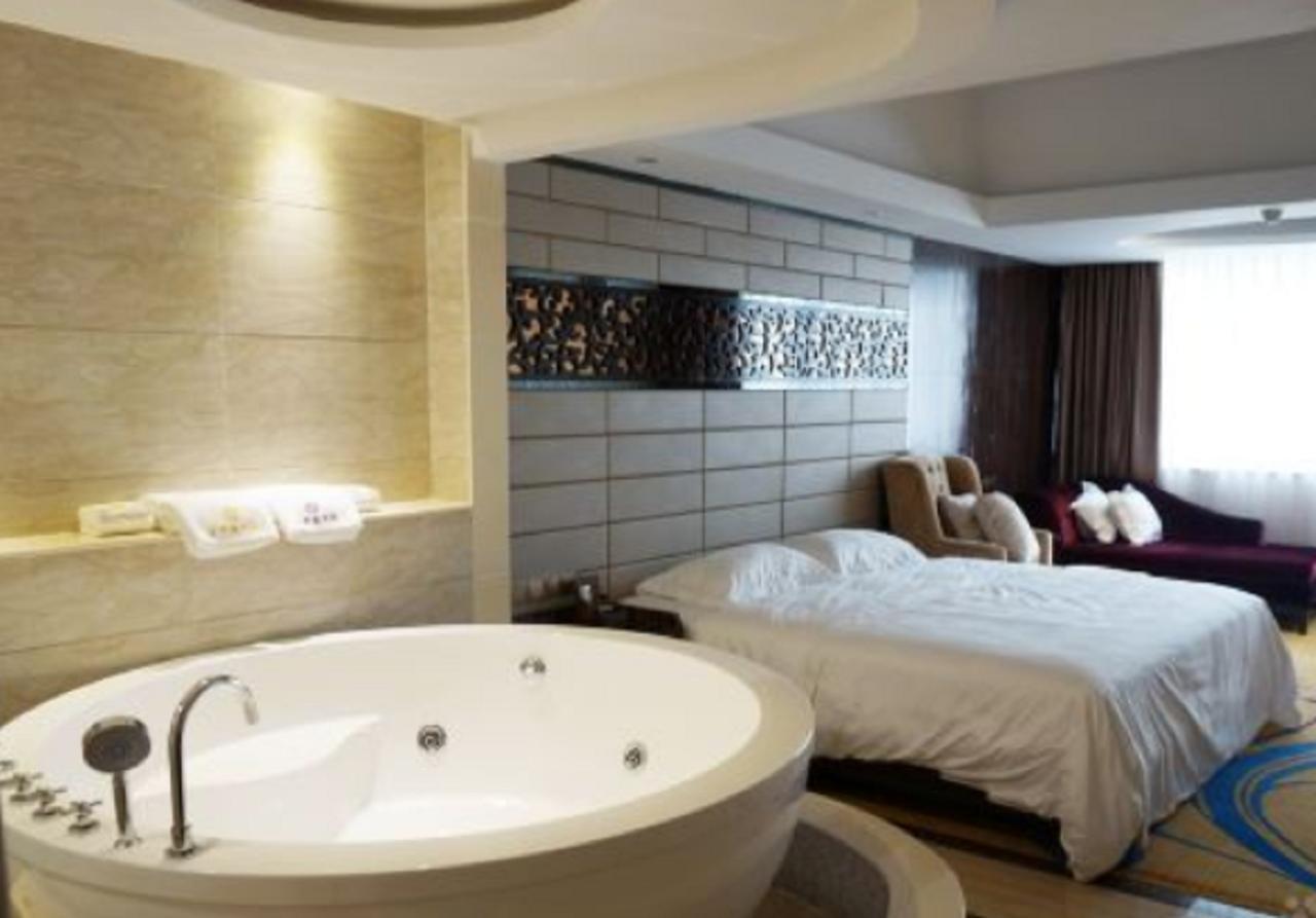 Xilaifeng Hotel 南寧 エクステリア 写真